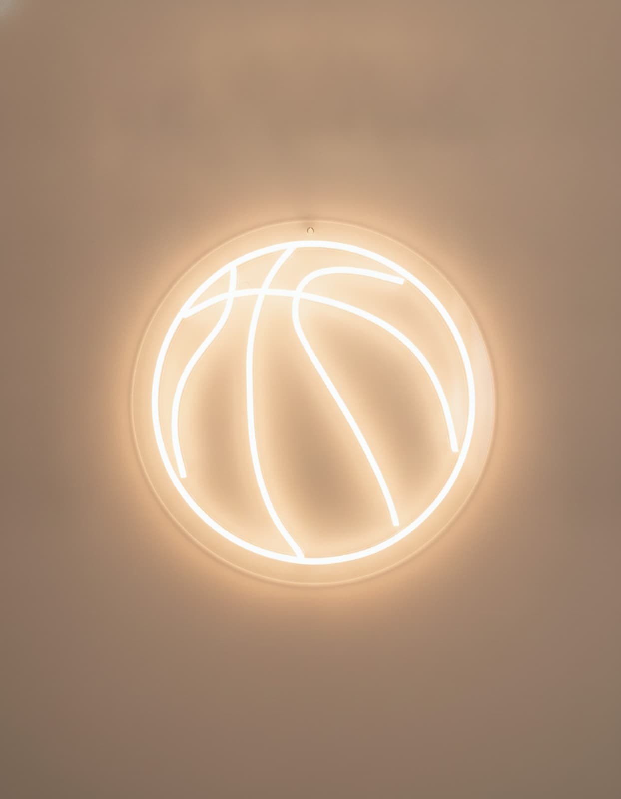 Studyo Yora Basketbol Topu Figürlü LED Neon Duvar Tablosu